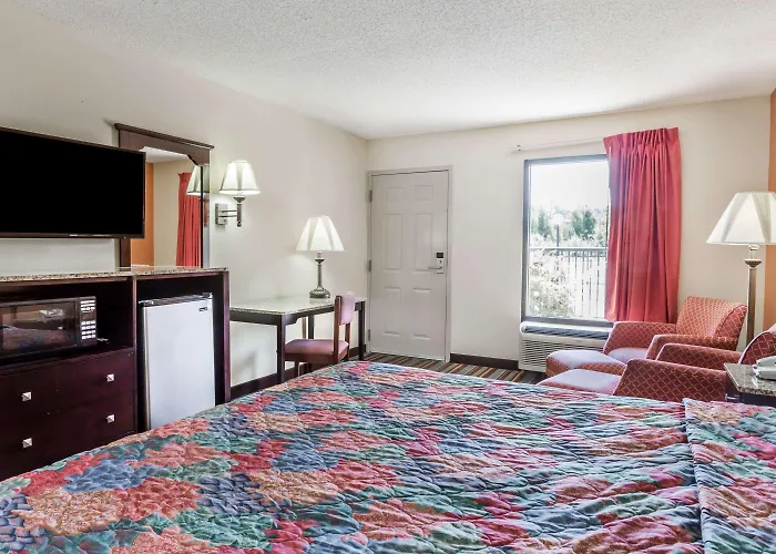 Days Inn By Wyndham Sanford
